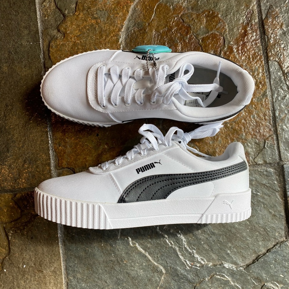 NWT, Puma Carina Sneaker, Size 7.5, women’s, white & black, canvas